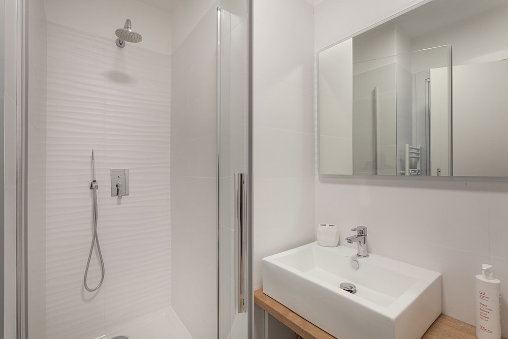 Chic Modern Lofts - B - BK