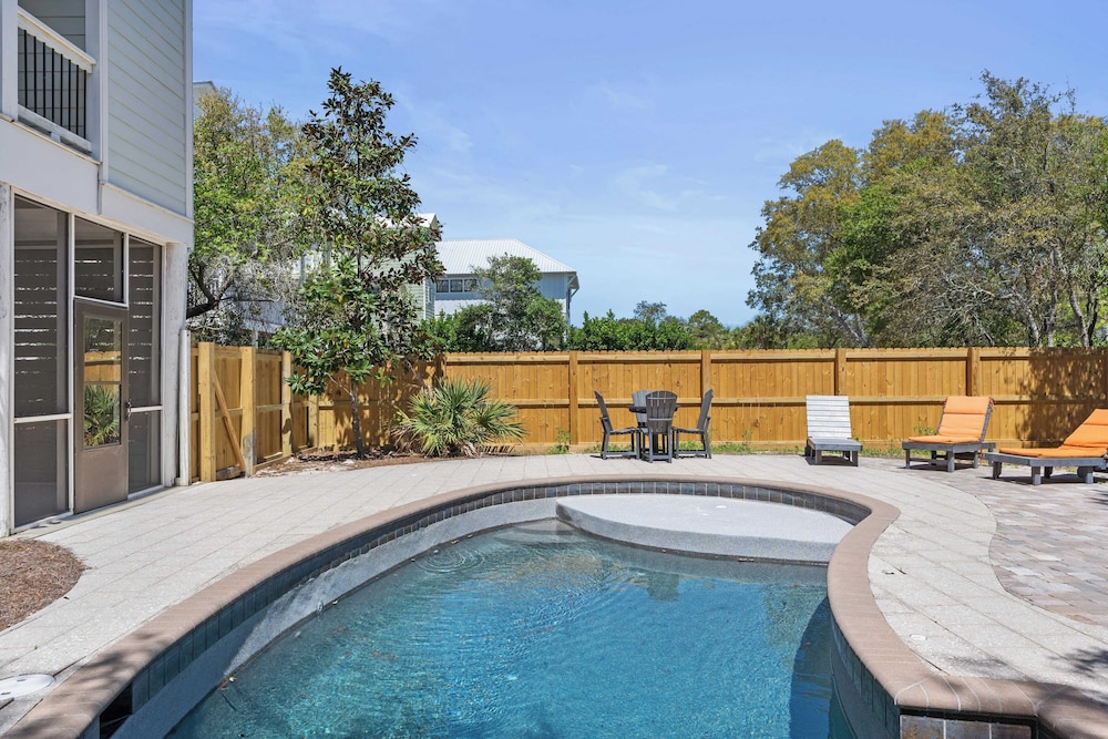 30A Beach House w/ Private Pool, Fire Pit, BBQ & Golf Cart to Rosemary Beach