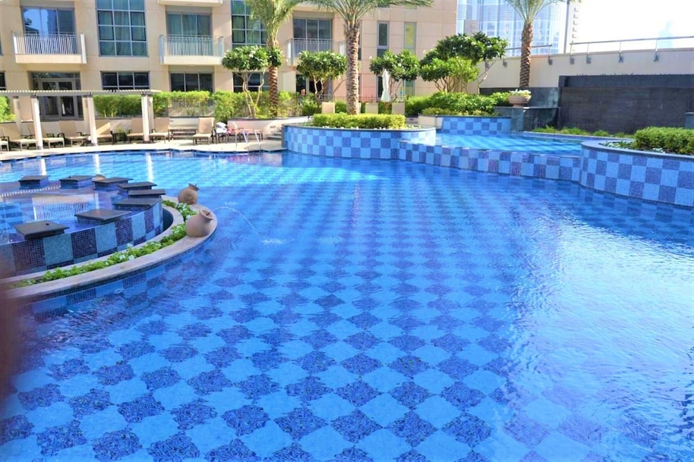 Luxurious 1B With Opera & fountains views