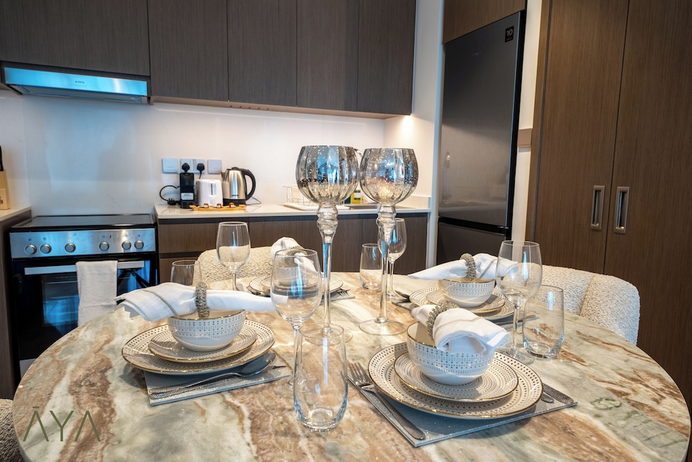 Downtown Luxe 1BR Vibes at Grande