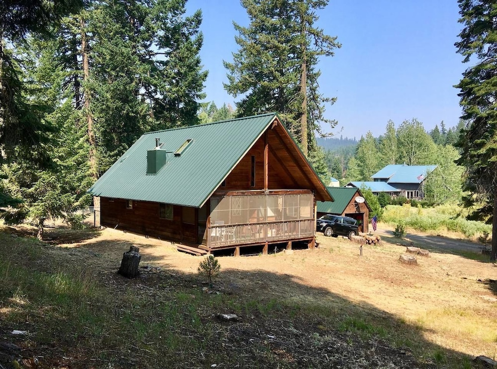 Ashland Vacations - Whispering Pines Cabin Retreat - Property Image 5