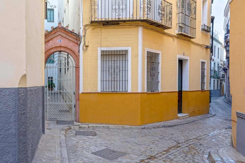 Modern Apartment in Seville. Corral del Rey II