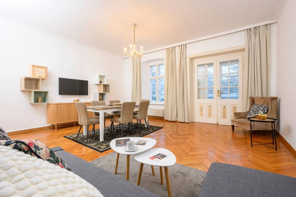 Spacious 2BR Stay for 6 Heart of Mödling