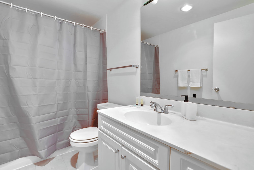 Prime Crystal City Apartments
