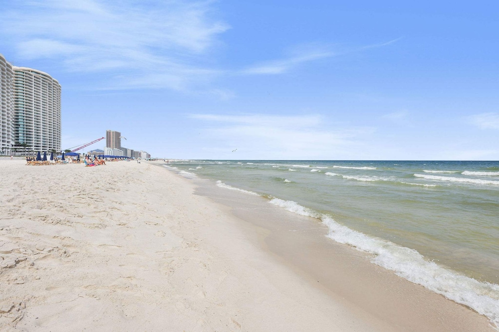 Admirals Quarters 508- Luxury Beachfront Condo 3 Bedrooms 3 Baths 5th Floor