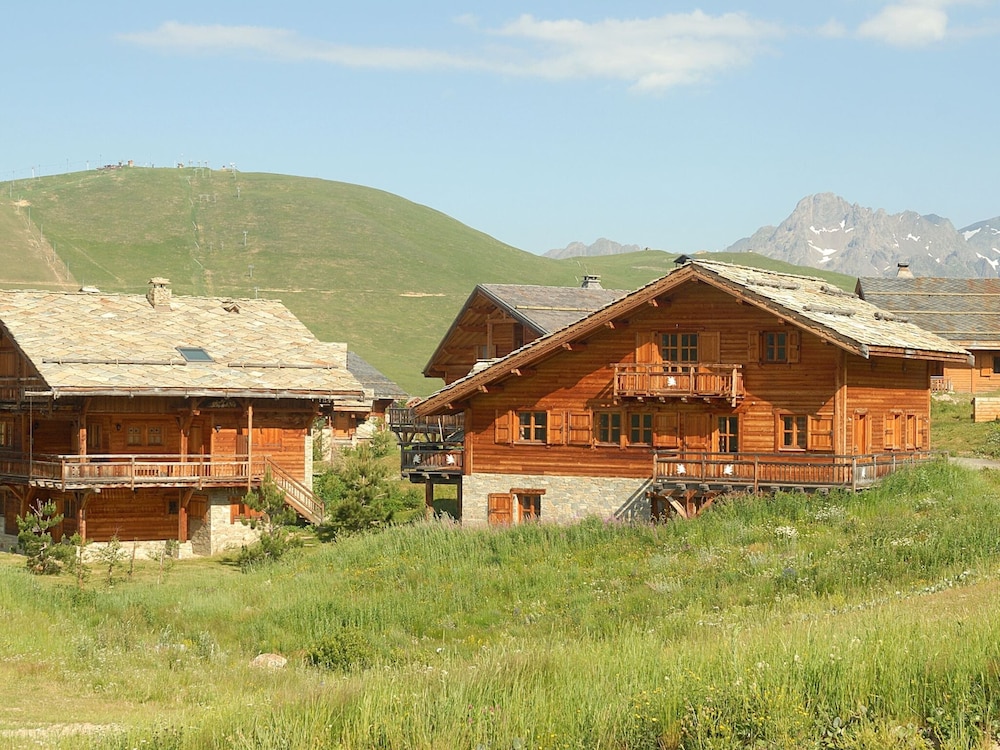 Huez Vacations - Chalet With Fireplace in Alpe D'huez - Property Image 16