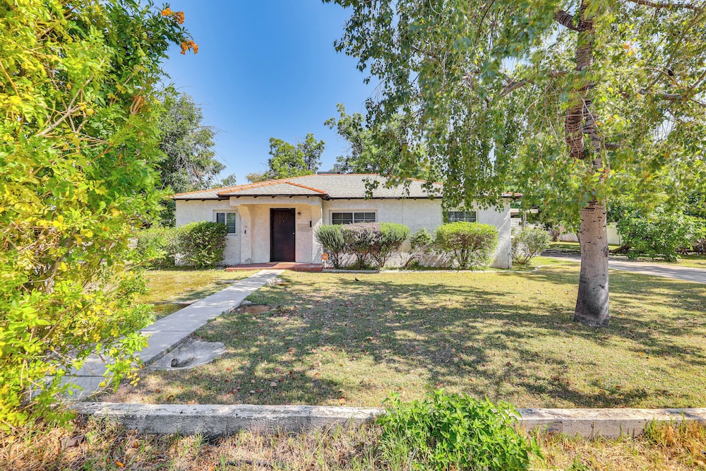 Large Yard & Patio: Historic District Home in Mesa