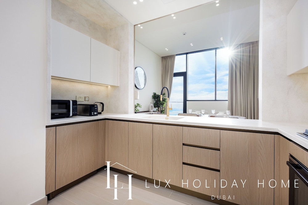 LUX The Phantom Sky Pool Suite