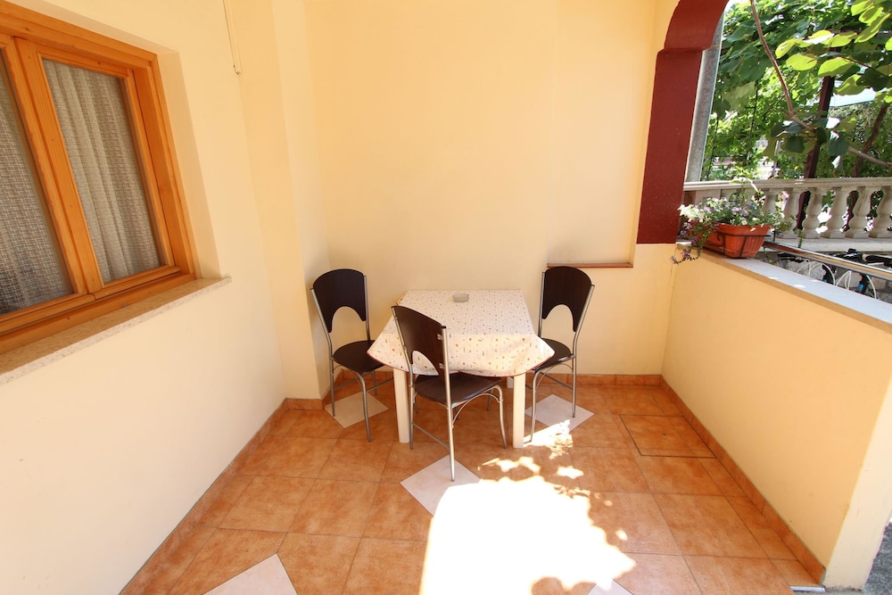 Room and Apartments Mariza view 4