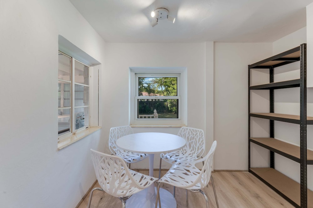 Casa de Jai- Your Green Space Near Brickell