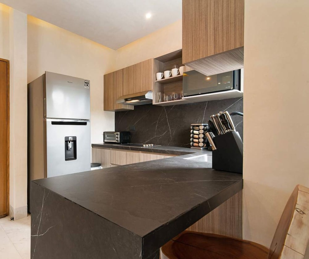 Prime 5th Ave Stay - 4BR With King Beds City Views