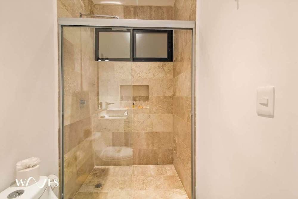 Great Located W/private Pool + Fully Equipped Gym
