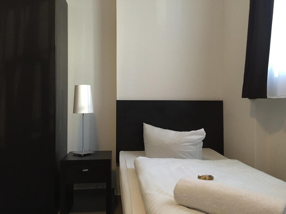 Frankfurt Vacations - Mosel Hotel Frankfurt - Property Image 10