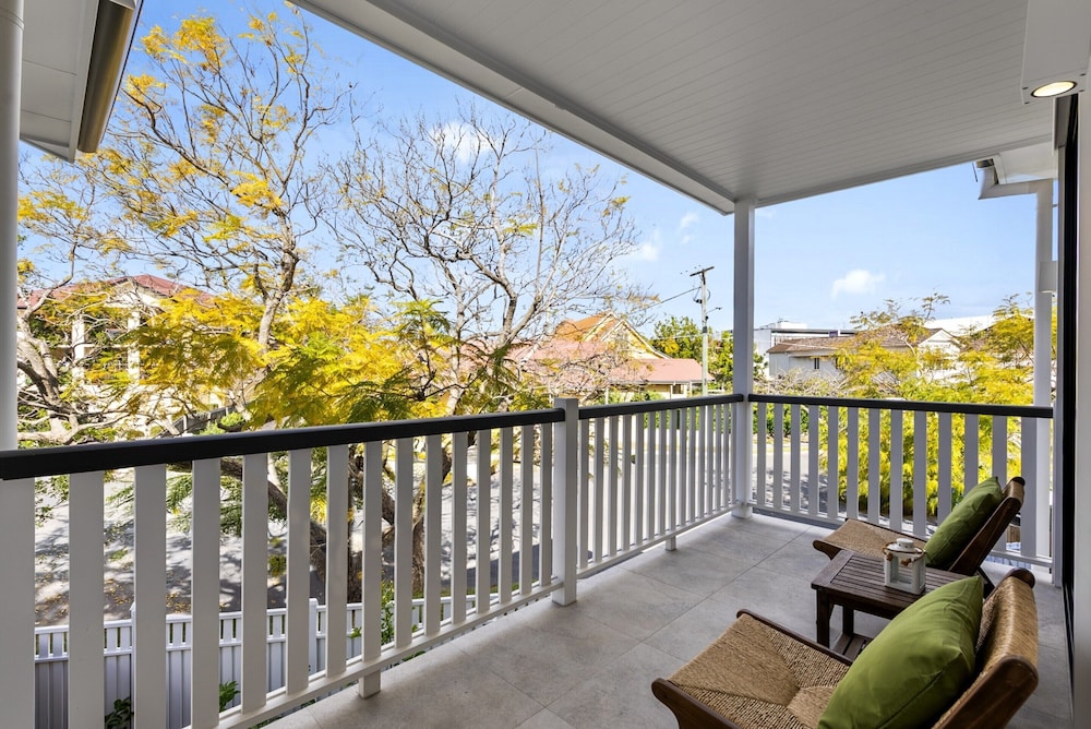 Spacious 3-bed Clayfield House With Patio and BBQ