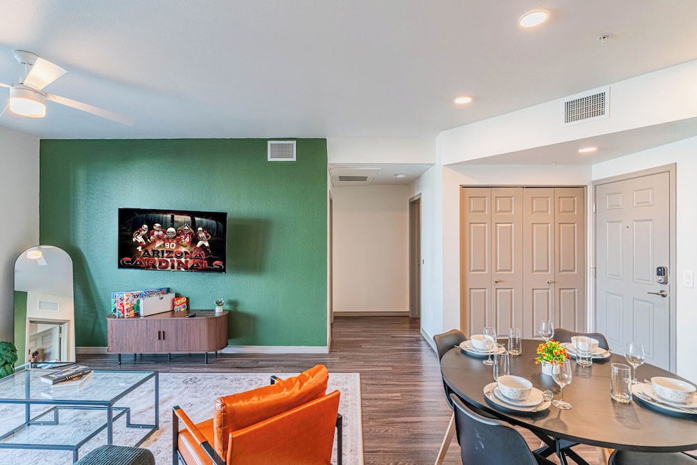 ROVE LIVING/KL - Cardinal 95