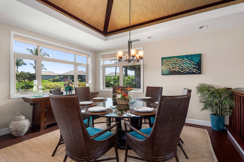 Private Beach Access Includes Concierge Outdoor Spacious Lanai!