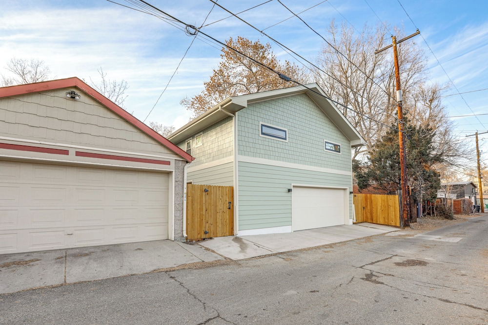 < 1 Block to City Park: New-build Apt in Denver!