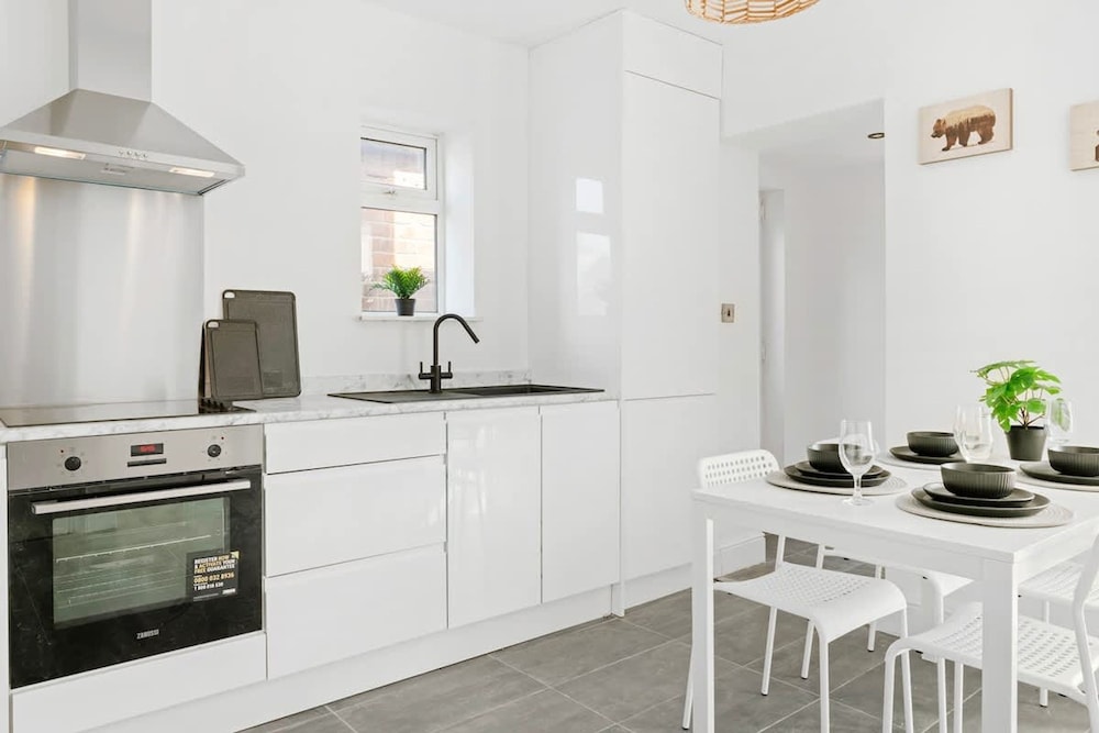 4 Bedrooms - 3 Bathrooms House