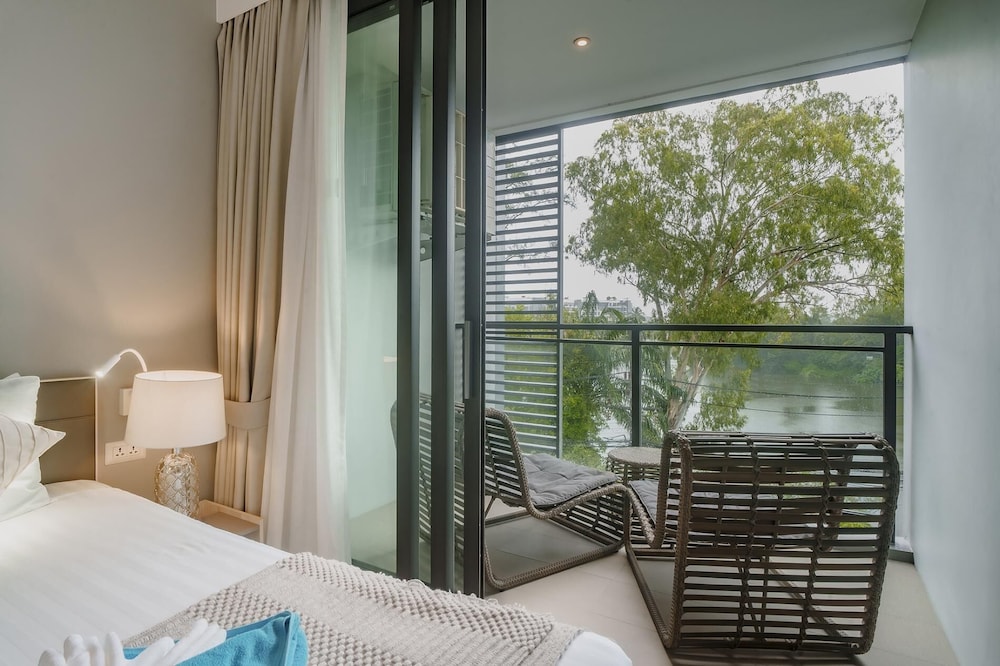 Cassia Exclusive Lake View Condo, Bang Tao Beach