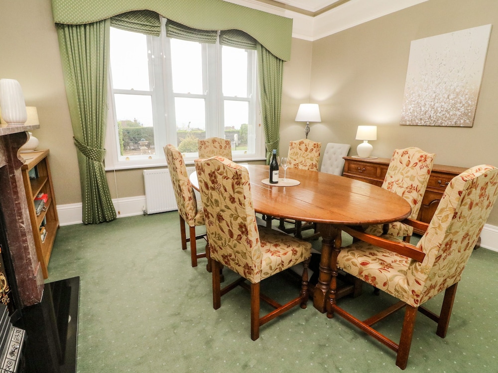 Heanor House