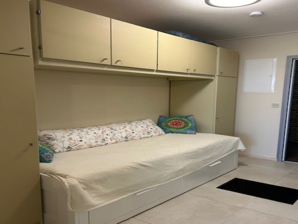 Cozy Studio Near Center and Beach