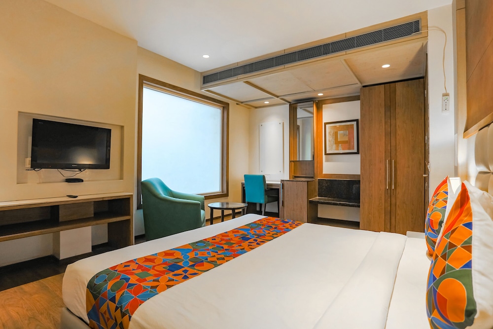 New Delhi Vacations - FabHotel Hexa Chhatarpur - Property Image 4