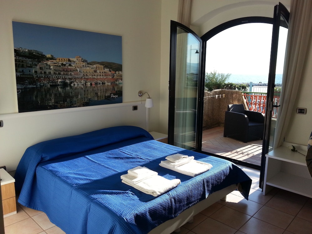 Hotel Tirreno