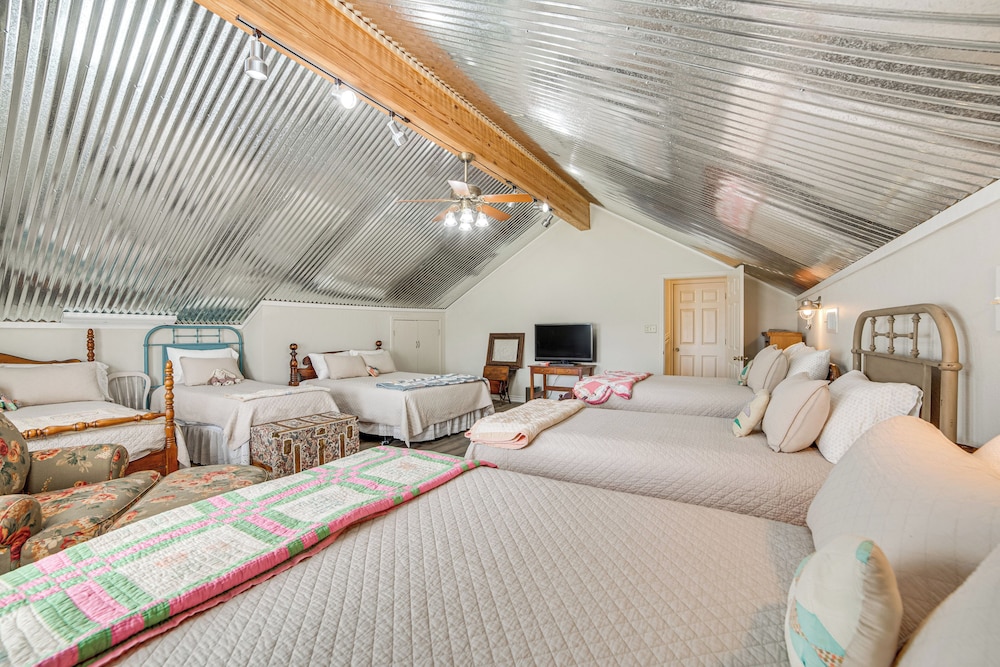 Tranquil Family Retreat: 4 Mi to Dtwn Winnsboro!