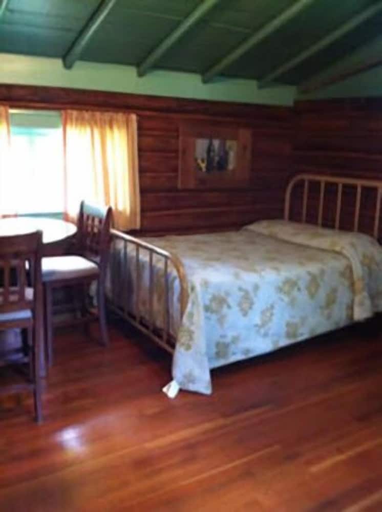 Grey Wolf Lodge