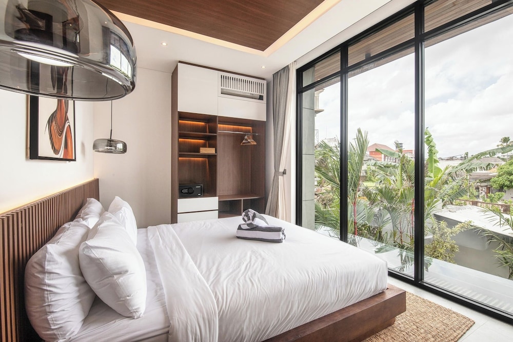 Exquisite 5BR Canggu Villa Steps From the Beach