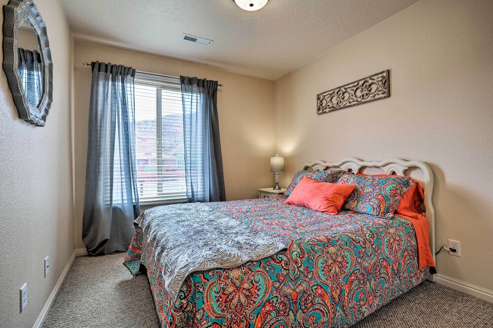 Kanab Condo w/ Pool & Patio, 30 Mi to Zion NP view 4