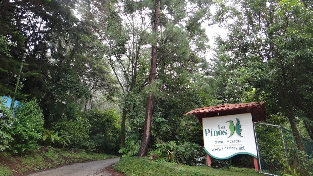 Los Pinos Cabanas y Jardines