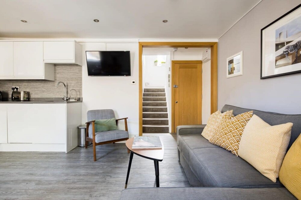 Modern Duplex Near Oxford Street