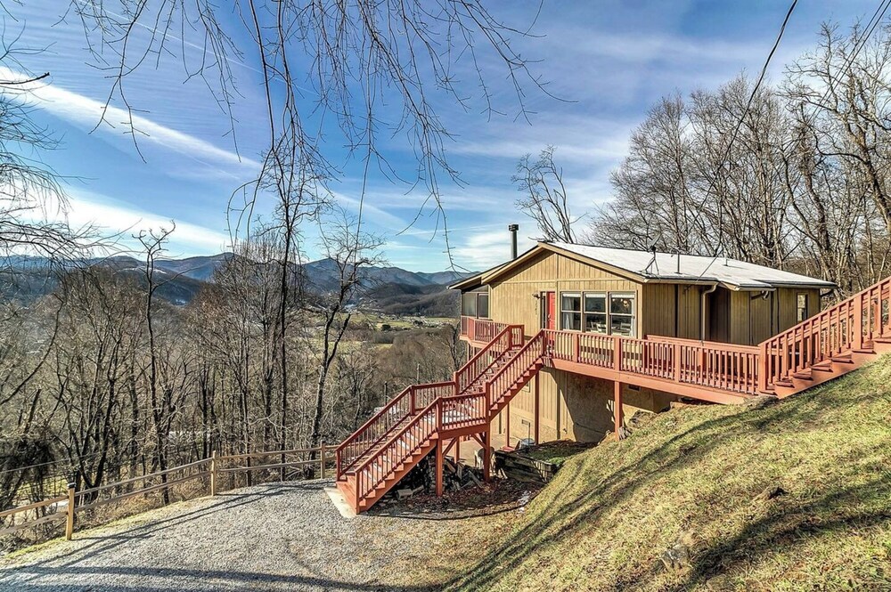 Dee's Cozy Cottage