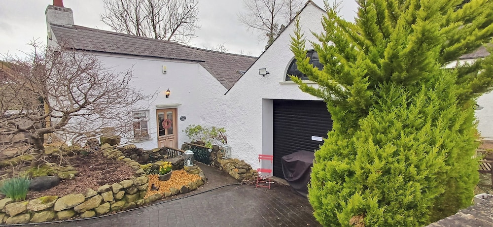 Riverside Cottage at Logwood Mill
