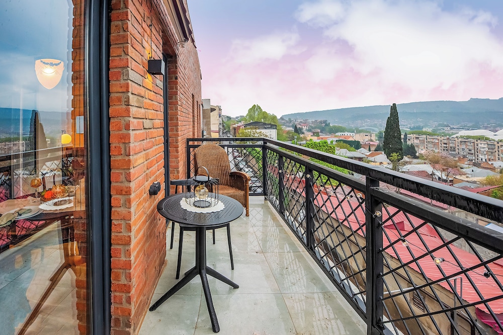 HB apartments Mikheil Bukhaidze