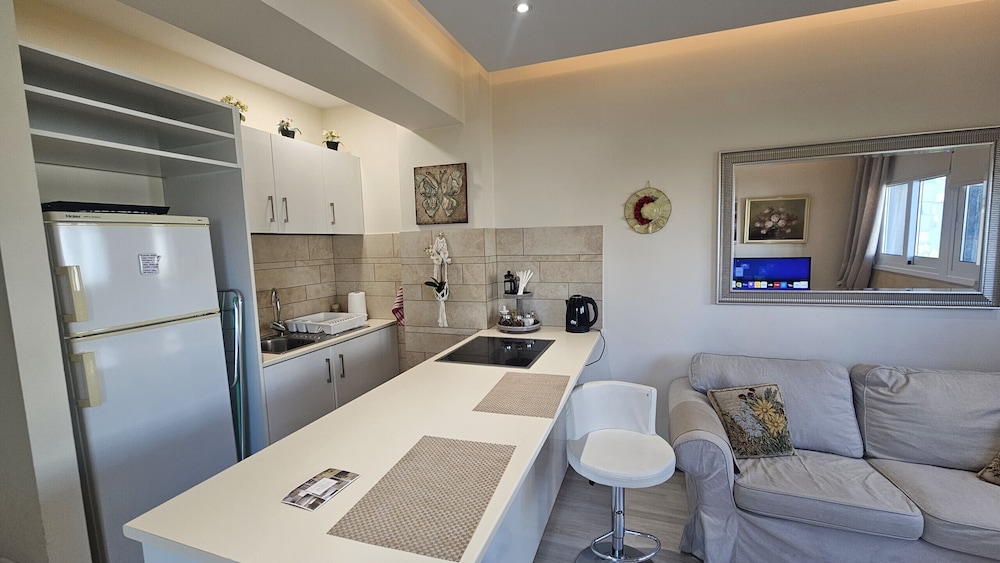 116 NIC 302a - Stay Fantasia Central Suite