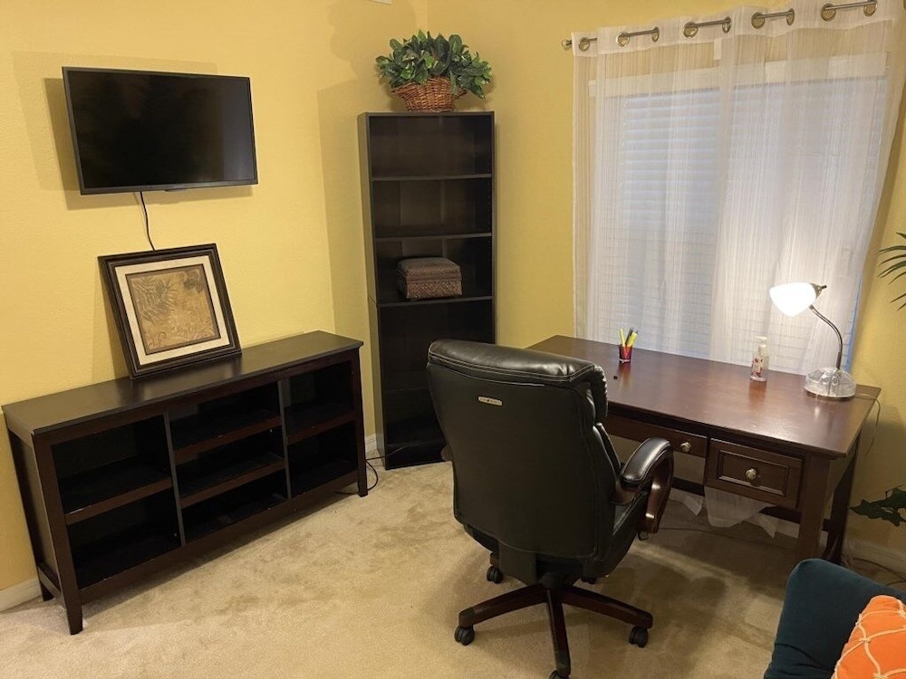 Kid Friendly Condo With Pool, Basketball, Bocce, Hot Tub, And More! 3 Bedroom Condo