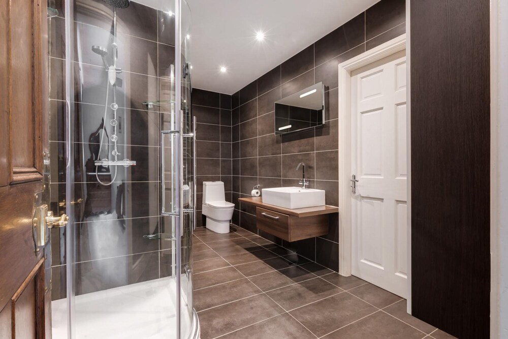 Richmond Place - Apartment in Private Mansion