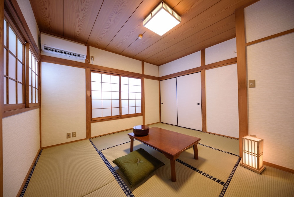 Yufuin Ryokan Okaeri