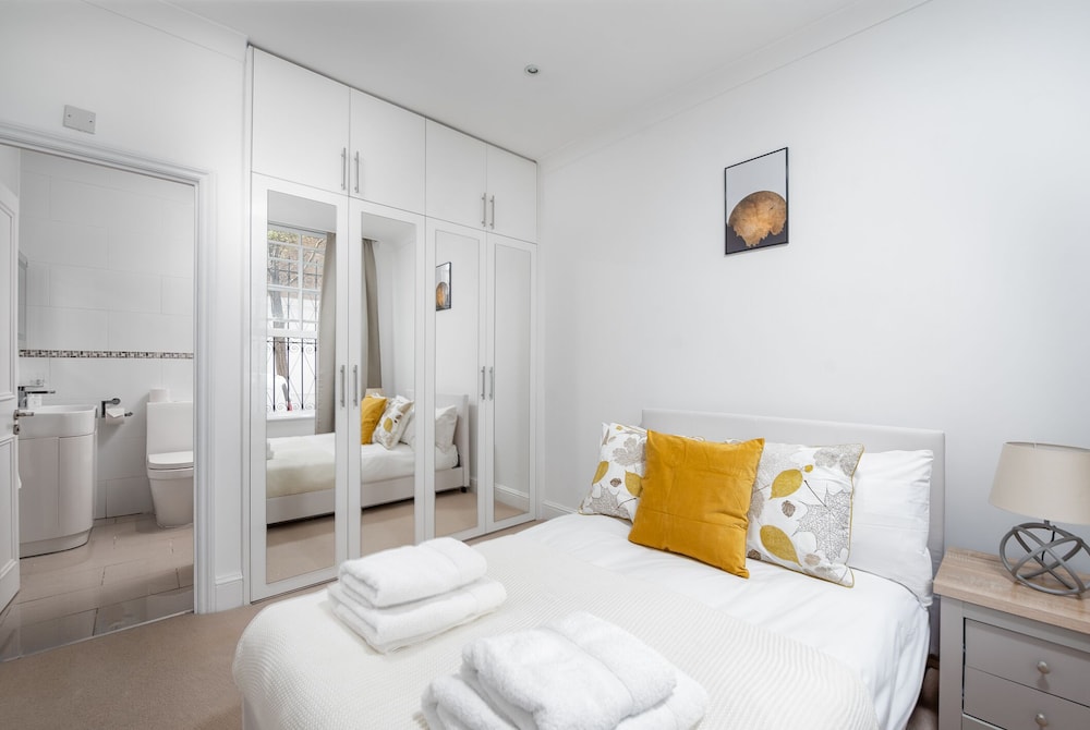 Anderson Street by CAPITAL