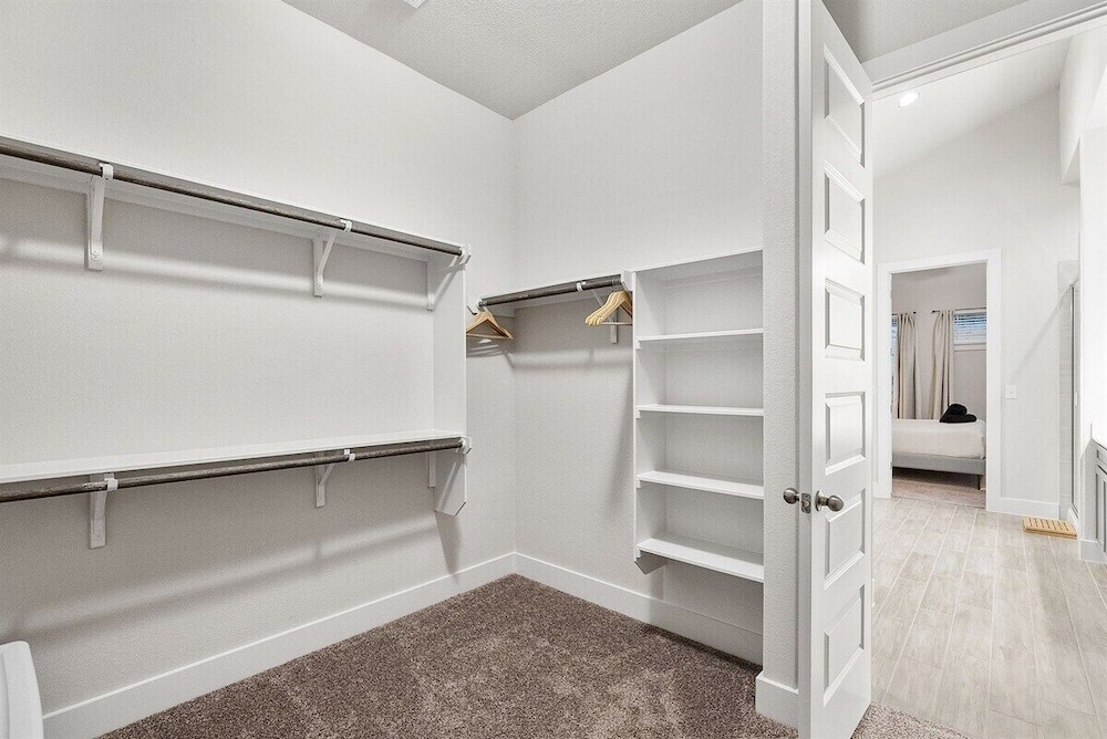 Spacious Cozy 4B Home in Frisco