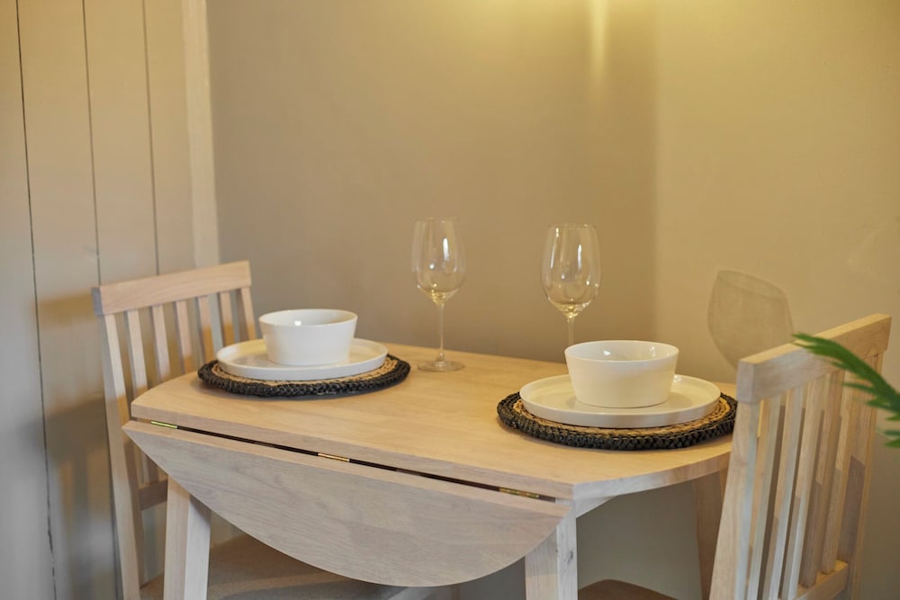 Host Stay Acorn Cottage view 5