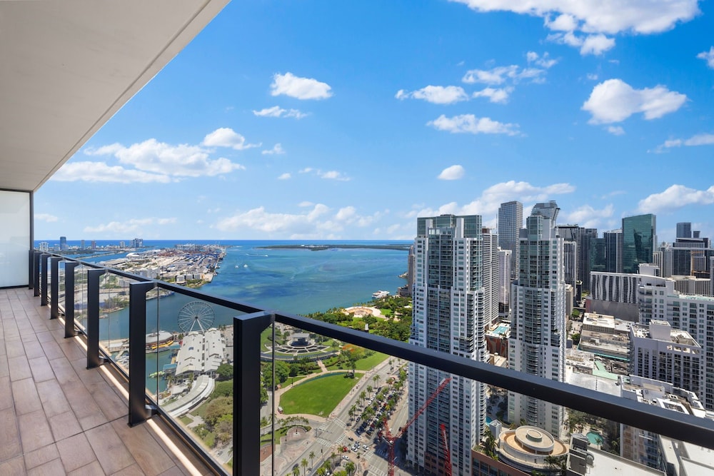 Stylish Downtown Miami Condo with Views