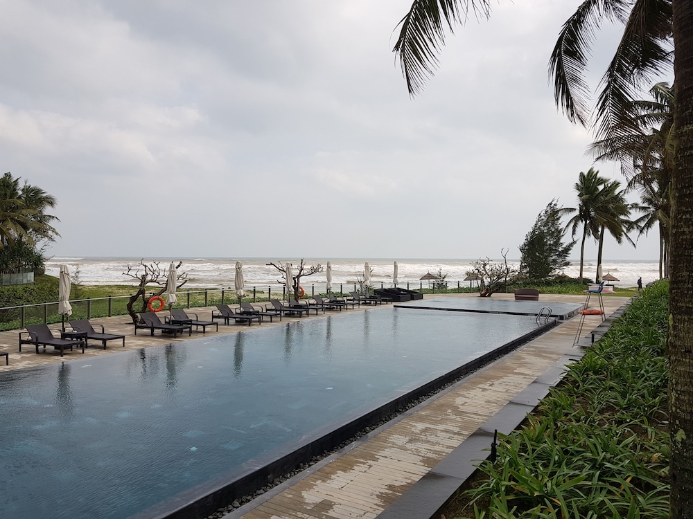 Ocean Resort 4 Bedrooms Danang Living