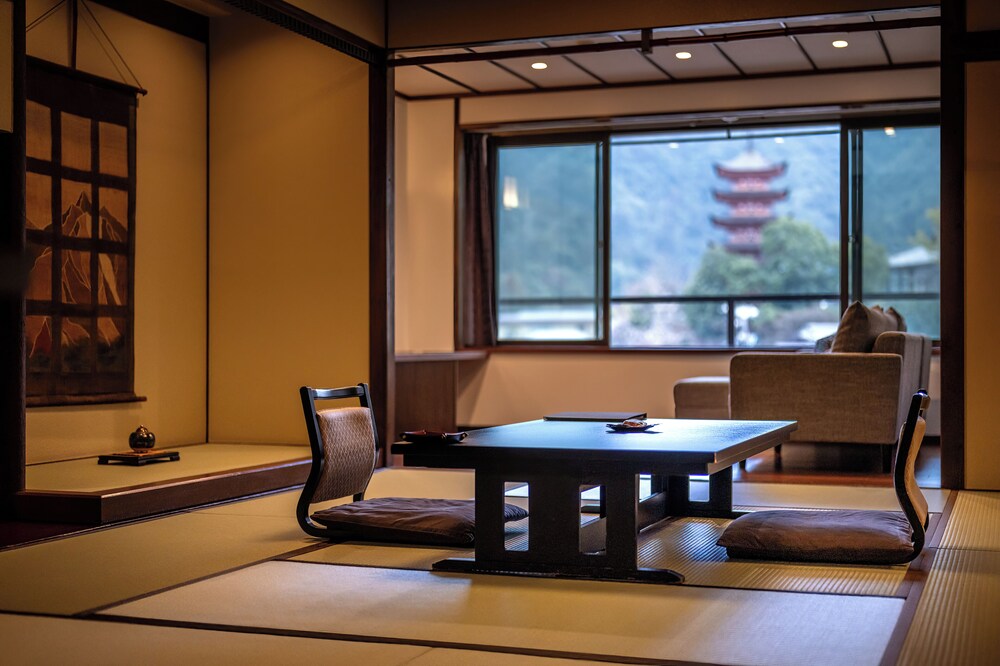 Miyajima Kinsuikan