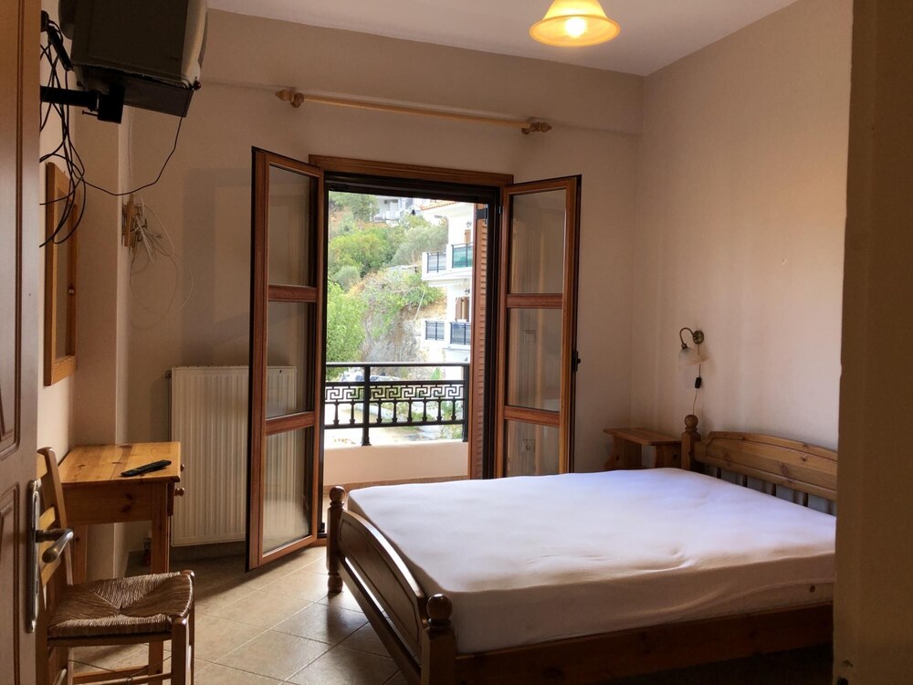 Nikos Apartments A1 in Gialiskari view 2