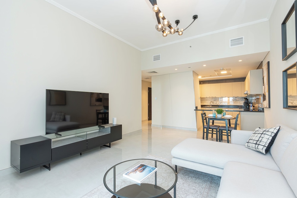 PVH - Refined 1BR - Cayan Tower