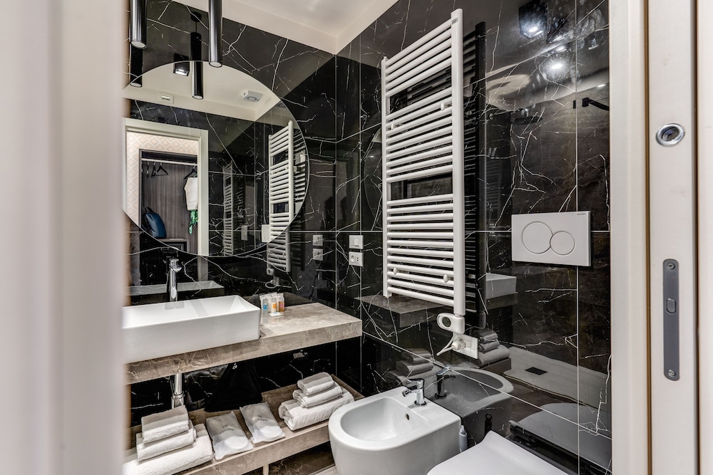 Arenula Suites