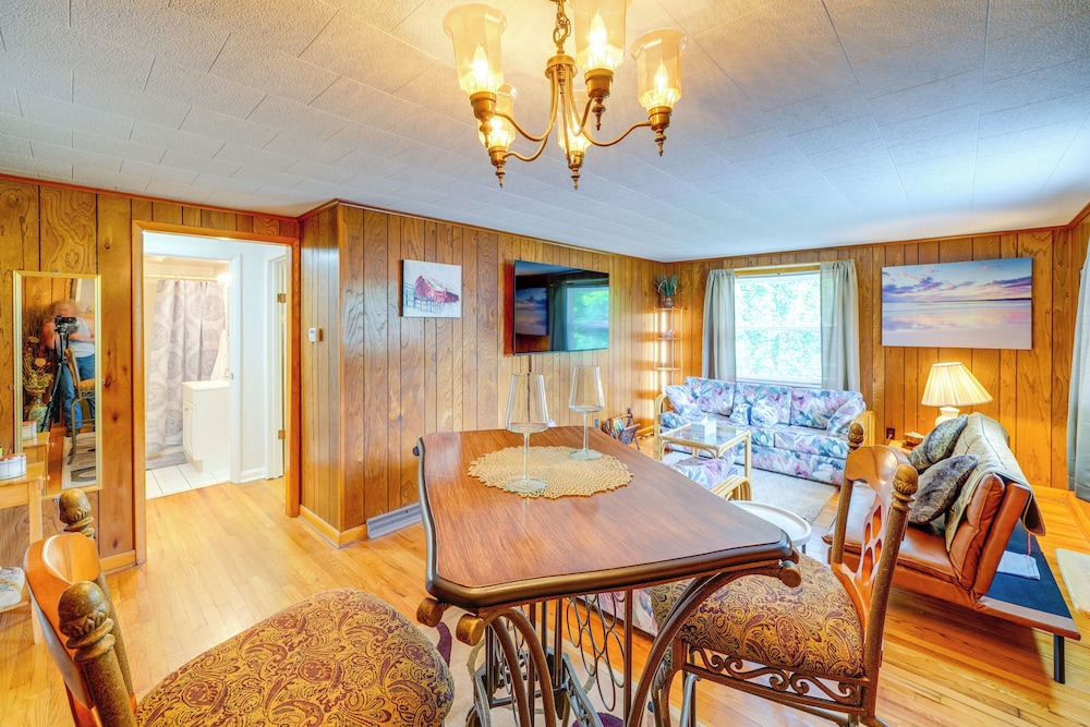 4 Mi to Off-road Park: Beckley Area Townhome
